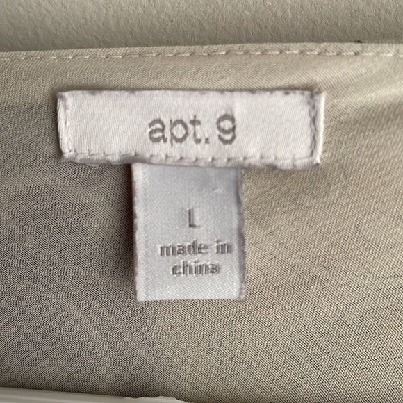 Apt.9 Career V-Neck Fully Lined Top Lace trim flared sleeves- tan & purple- L - Picture 3 of 15